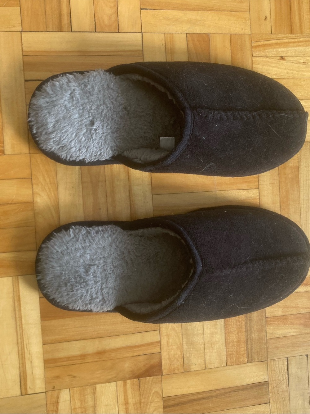 Men’s Slippers - Picture 2 of 2